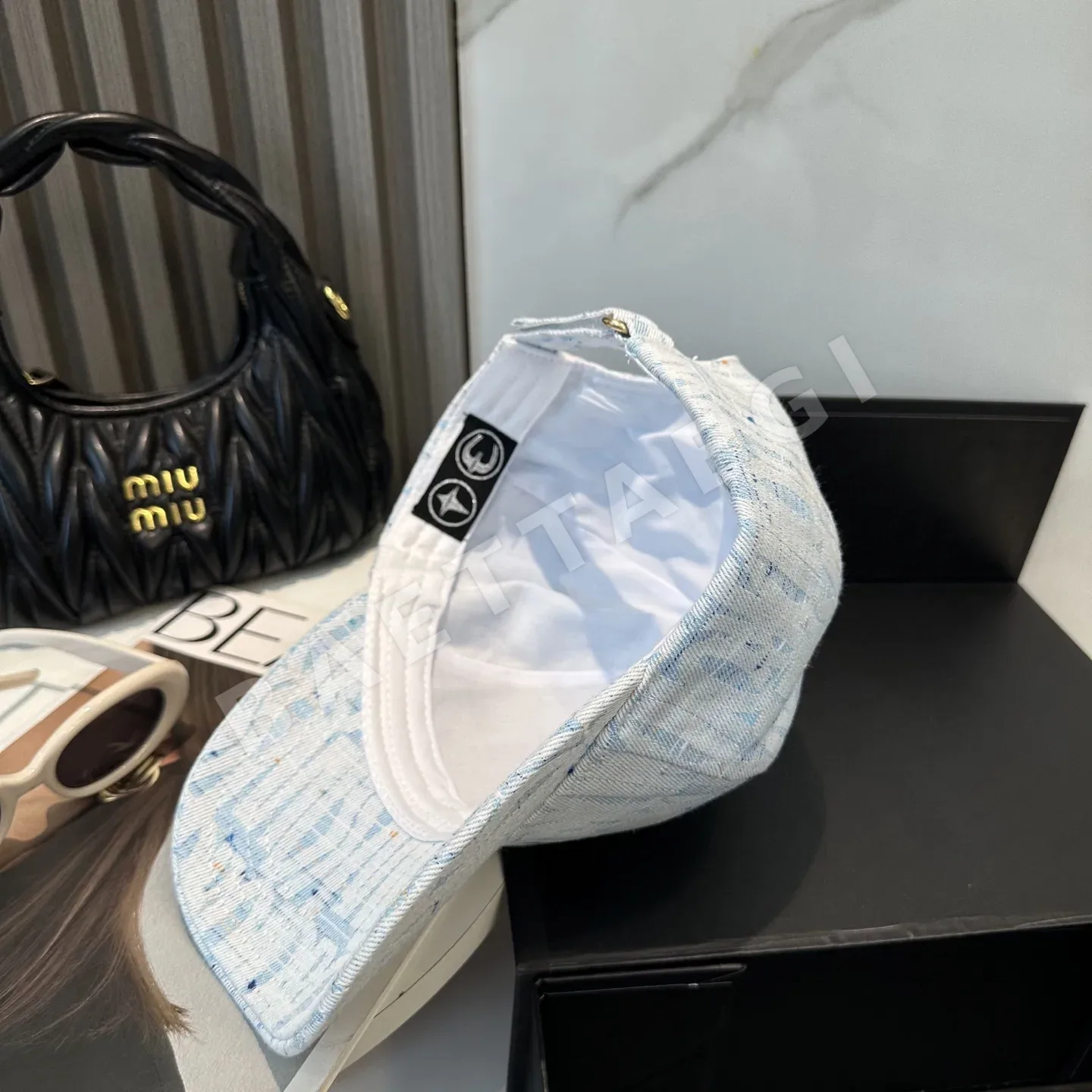 디올 미니멀 베이스볼 캡 상세 이미지 4