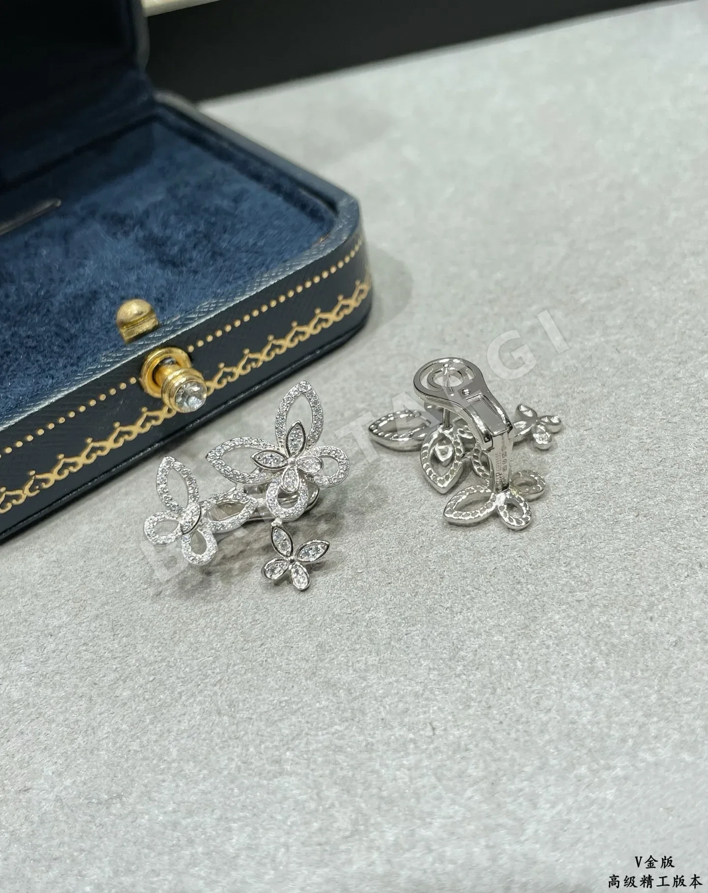 그라프 스리 버터플라이 골드 귀걸이 상세 이미지 5