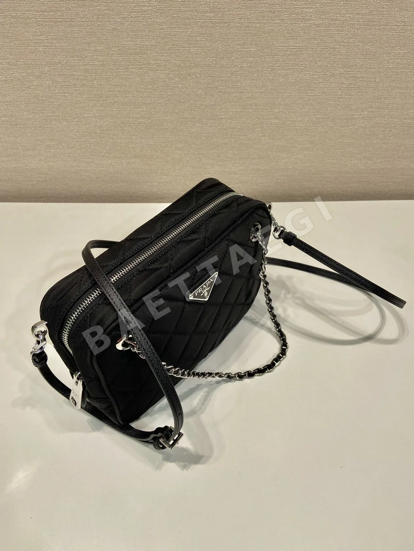 프라다 나일론 카메라 가방 1BD642 상세 이미지 3