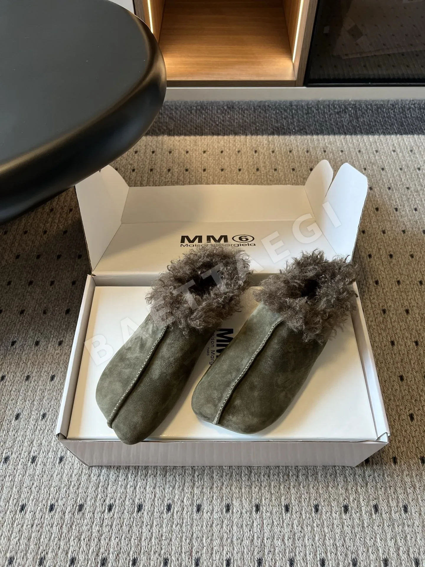 마르지엘라 플러시 하프 뮤ー 슬리퍼 상세 이미지 2