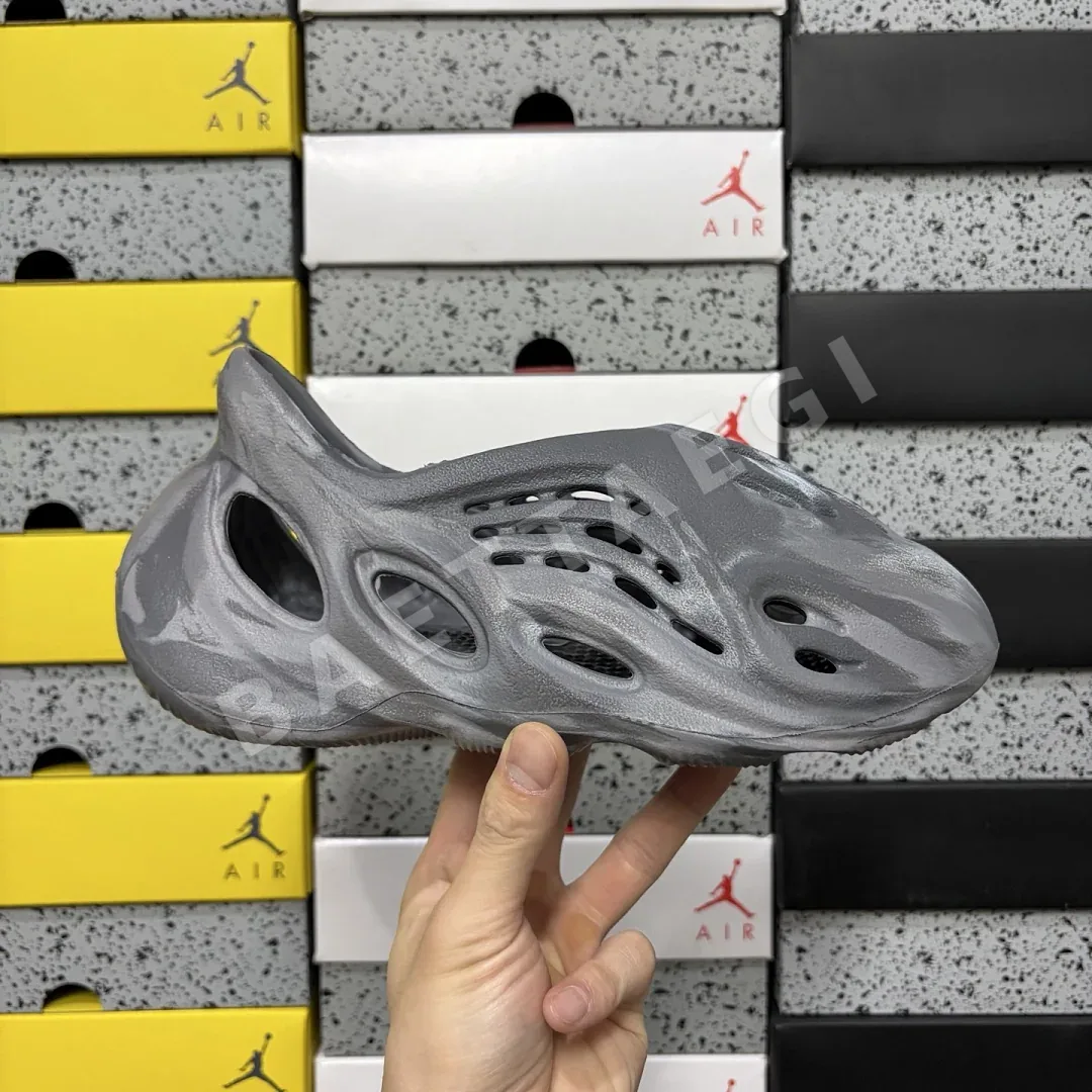 아디다스 [LW] 이지 폼 RNR MX IE4931 200635 Adidas Yeezy Foam RNR MX Granite 상세 이미지 5