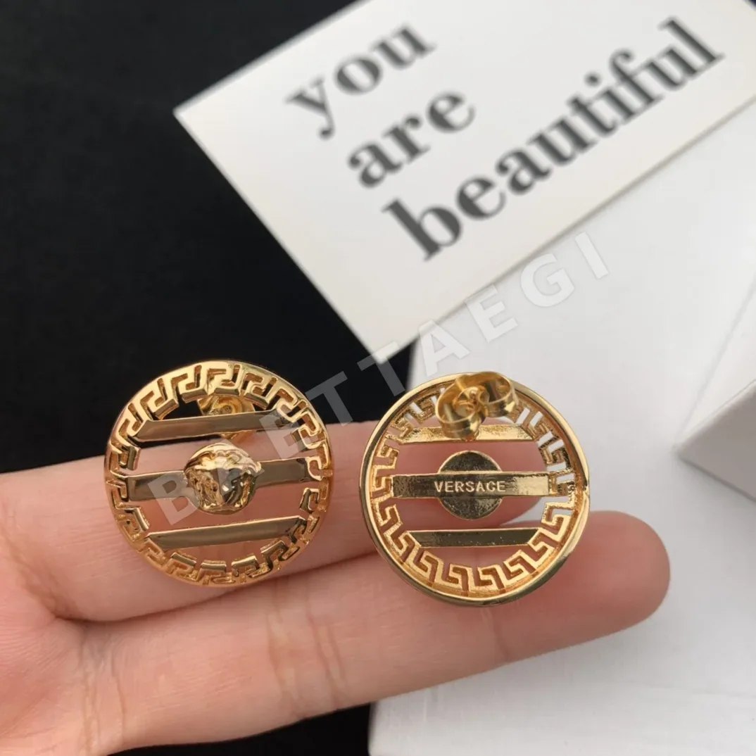베르사체 귀걸이 63374 Versace Earrings 상세 이미지 4