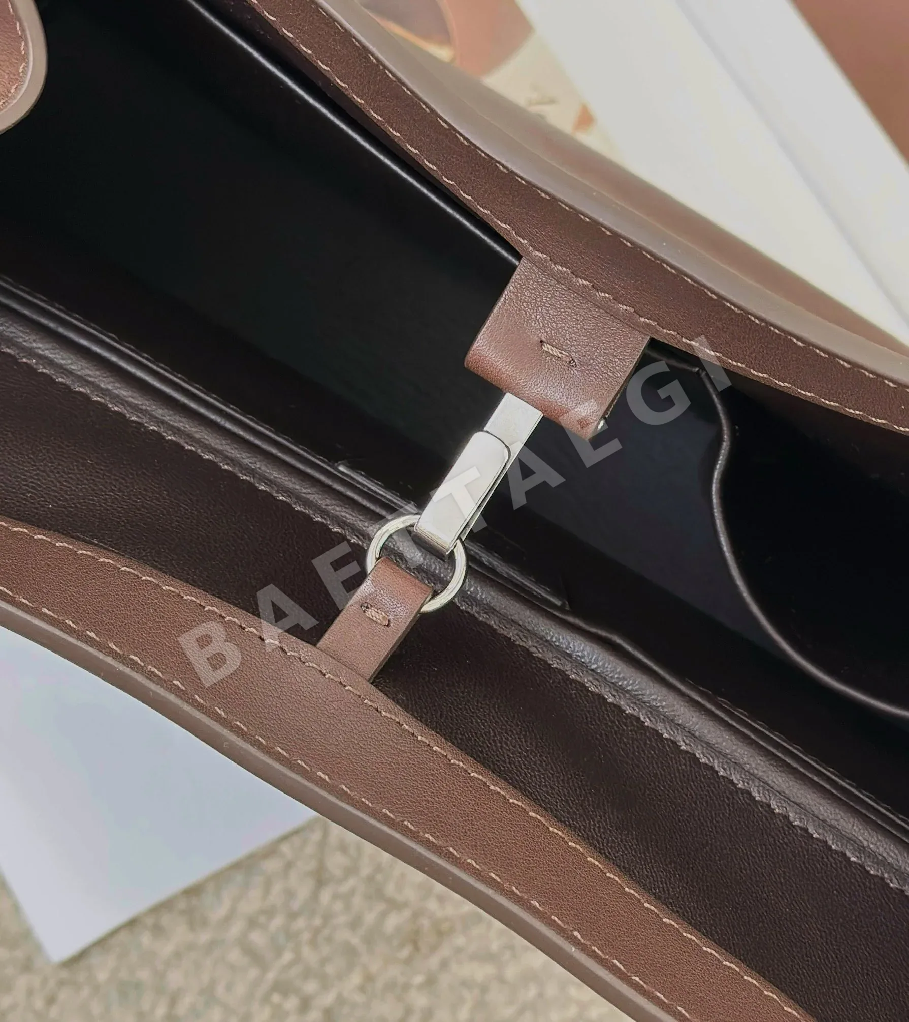 더로우 MASONI 새들 가죽 가방 상세 이미지 6