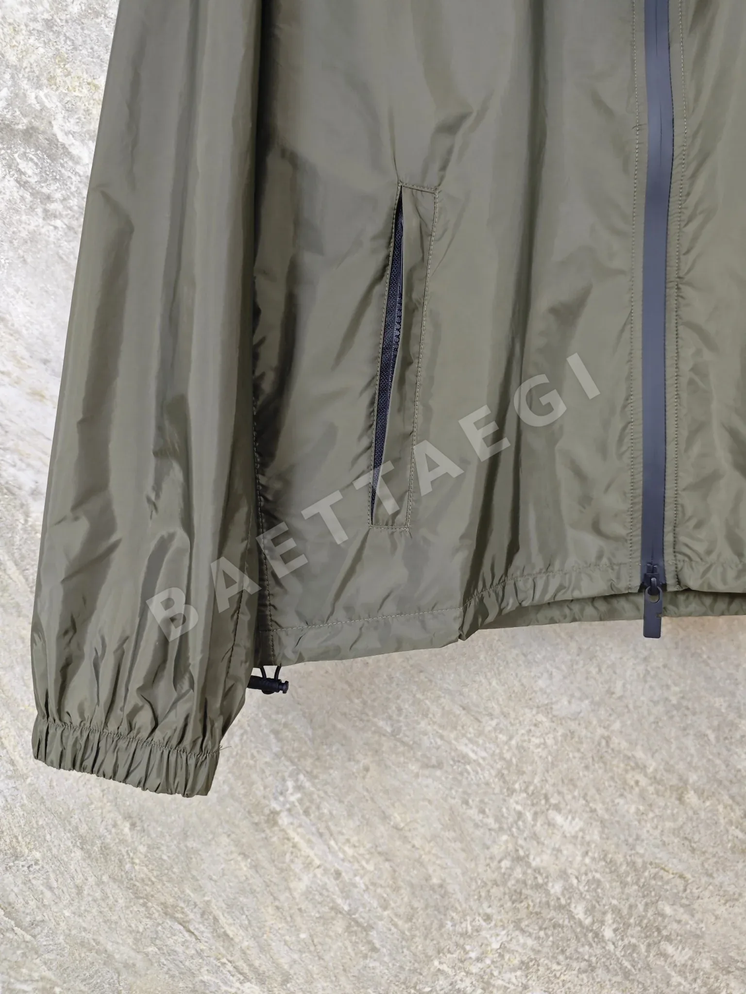 버버리 나일론 나이트 엠블럼 남성 재킷 P280 상세 이미지 6