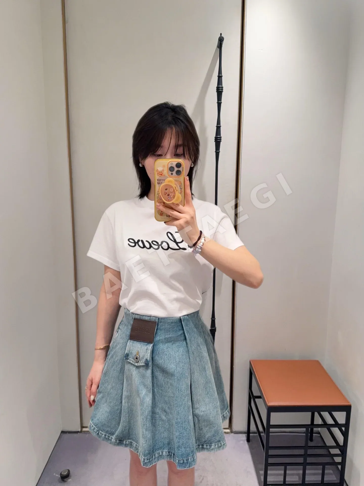 로에베 레터 로고 입체감 반팔 티셔츠