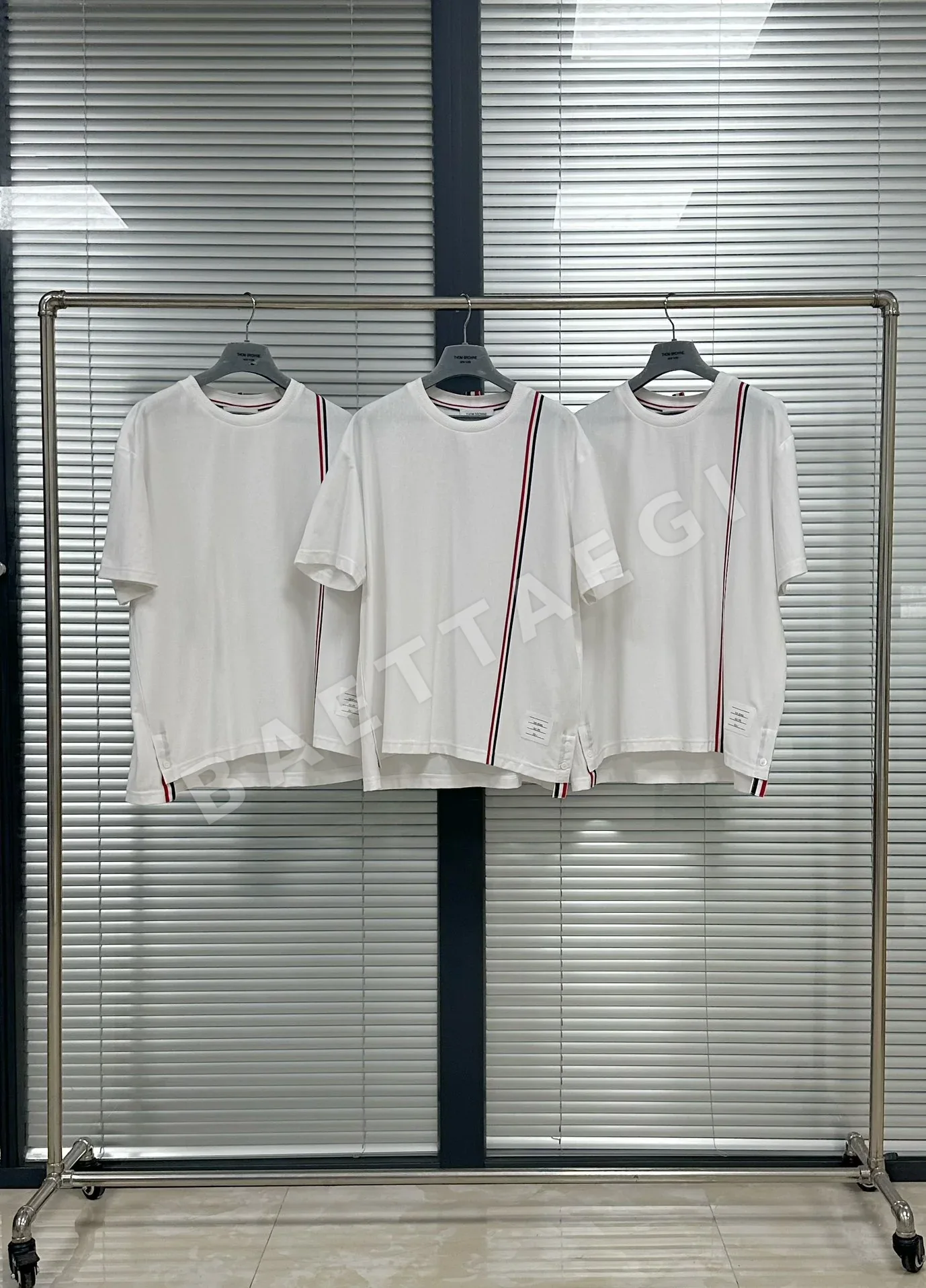 톰브라운 노란색 염색 스트라이프 크루넥 반팔 티셔츠 50613