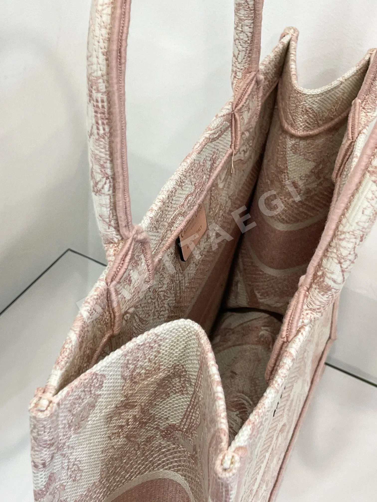 디올 MILF ROCK 대형 토트백 상세 이미지 7