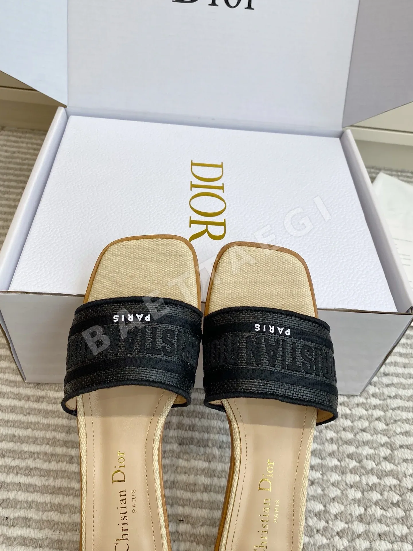 디올 드웨이 3D 자수 뮬 상세 이미지 7
