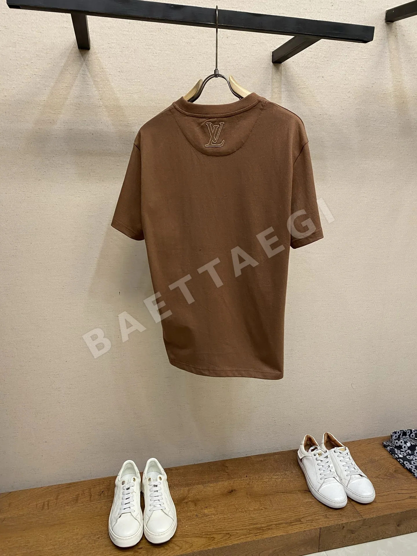 루이비통 레이저 커팅 로고 남성 반팔 티셔츠 상세 이미지 2