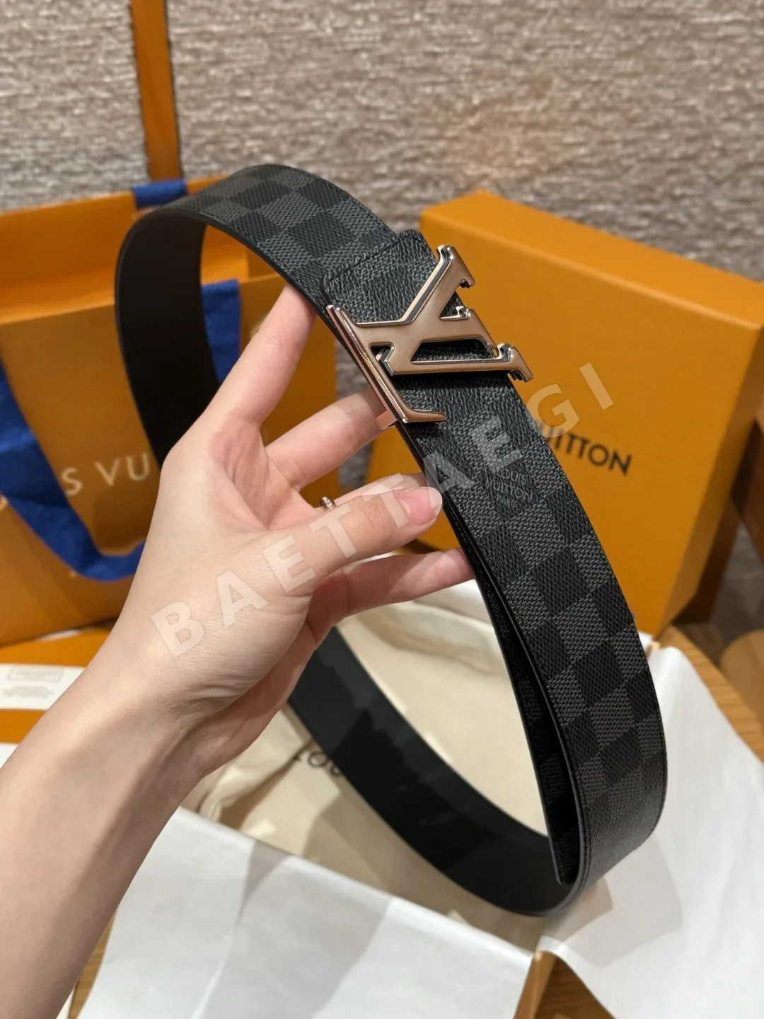 루이비통 이니셜 40mm 리버시블 벨트 상세 이미지 3