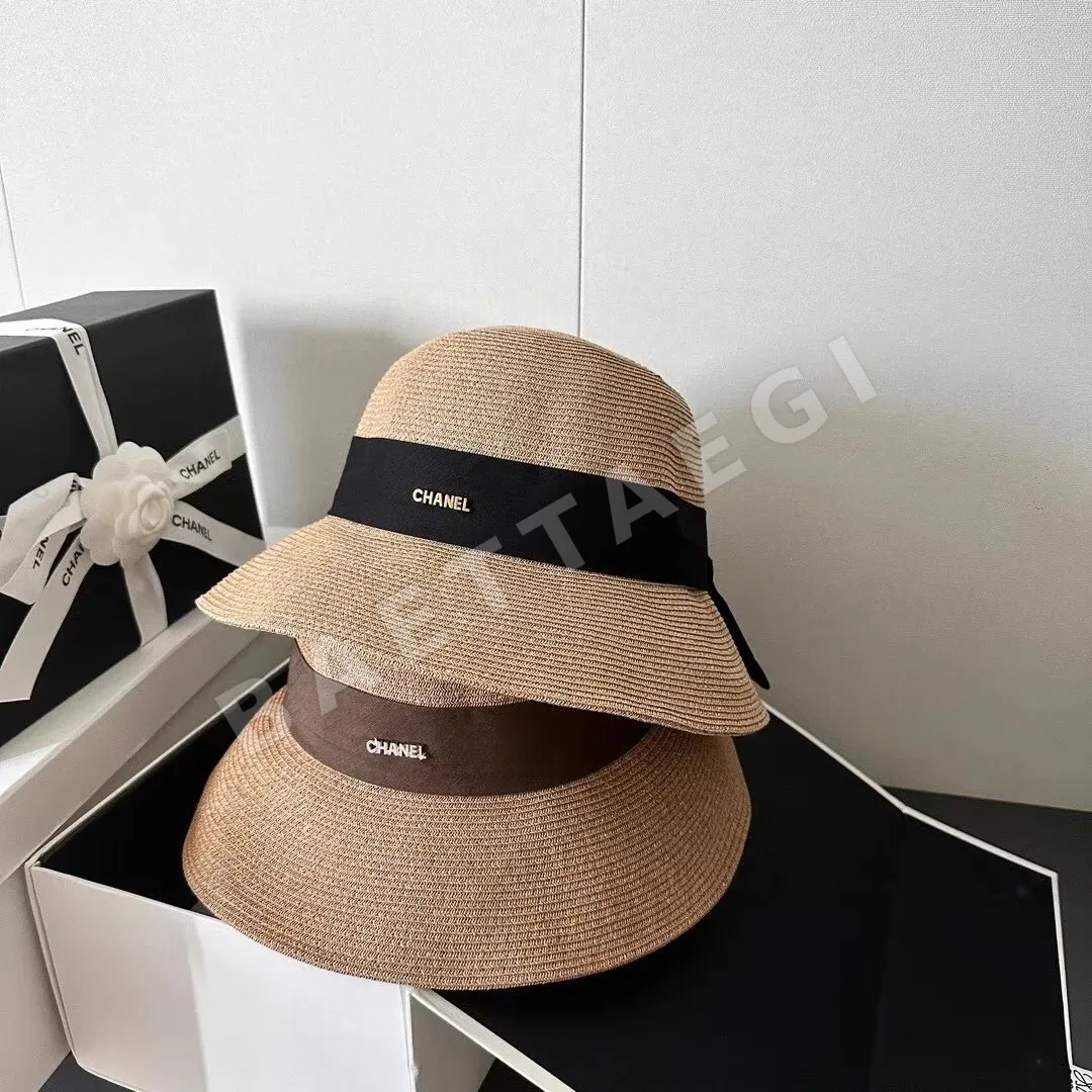 샤넬 챙 넓은 밀짚 어부 모자 82175