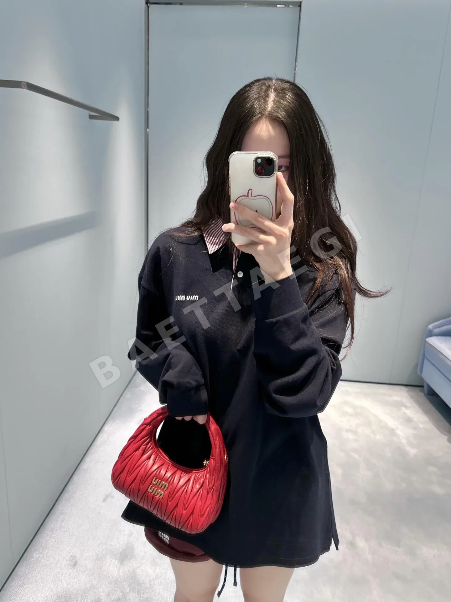 미우미우 마이크로 로고 자수 컬러 블록 긴팔 폴로셔츠 상세 이미지 4