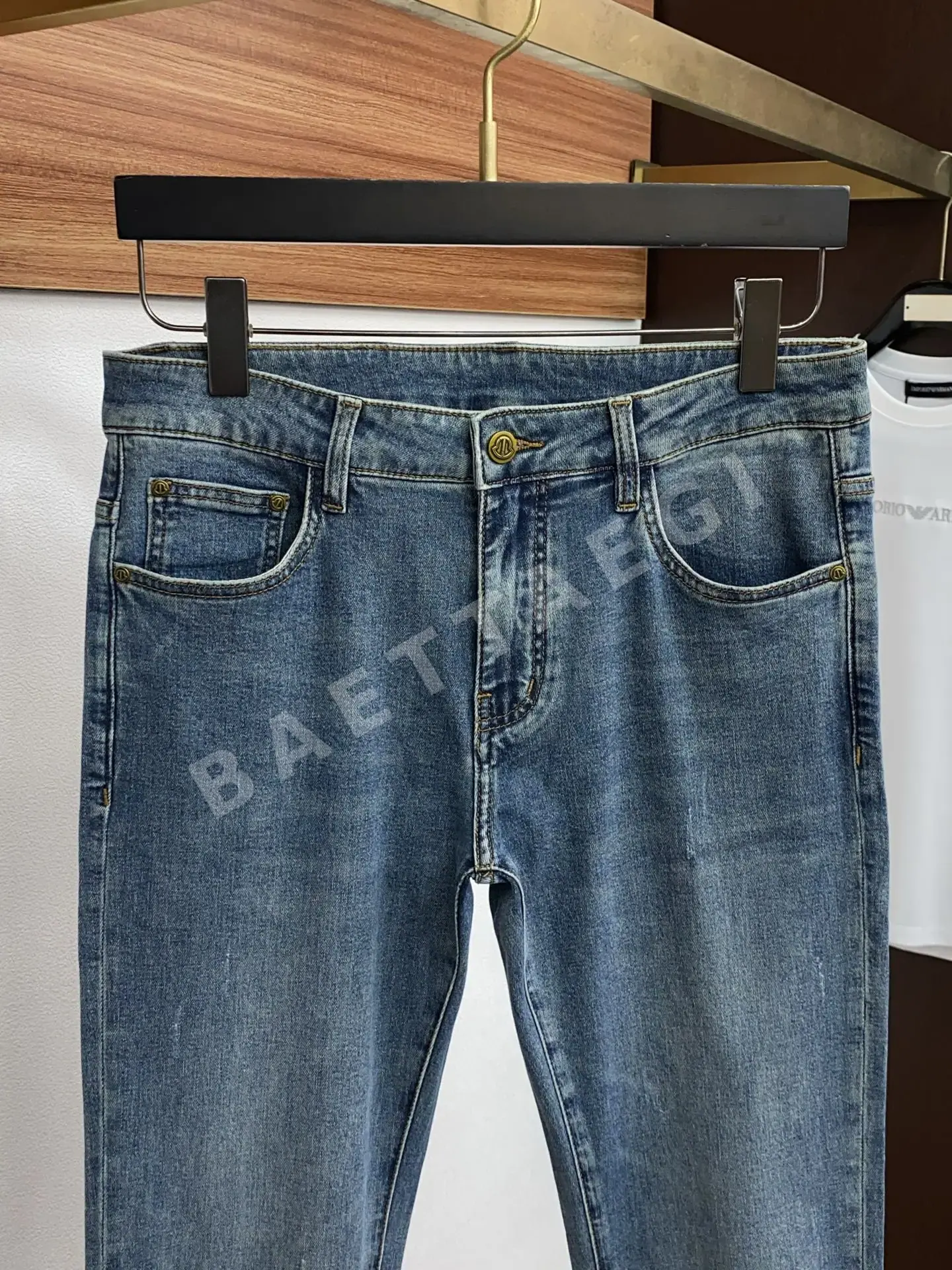몽클레르 남성 데님 바지 상세 이미지 3