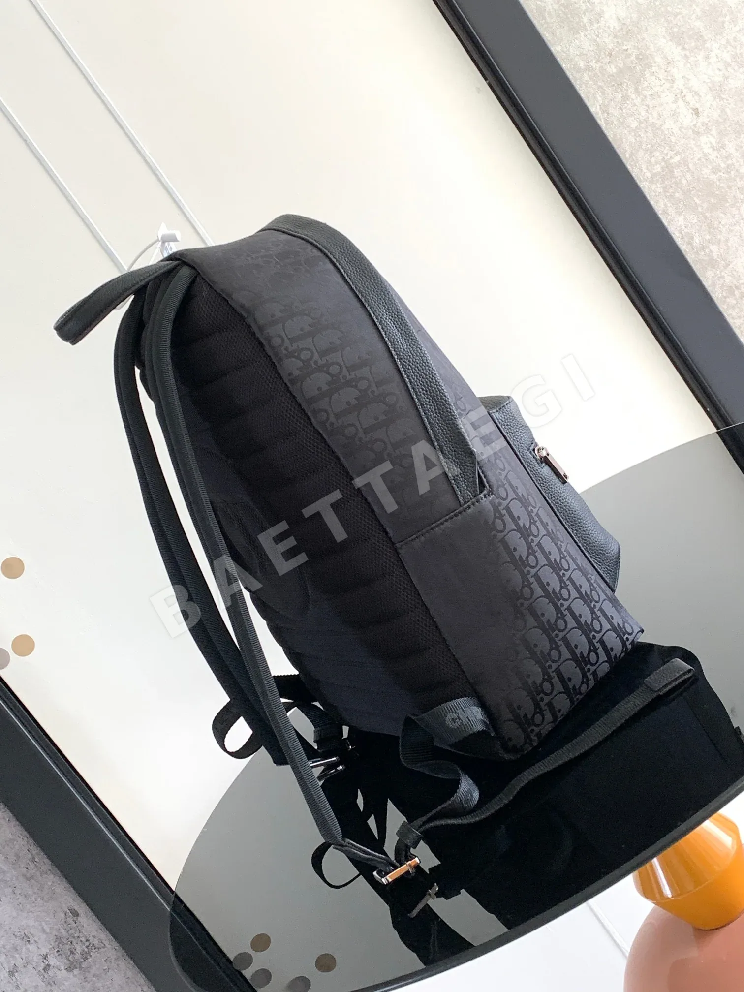 디올 오브리크 라이더 백팩 상세 이미지 2