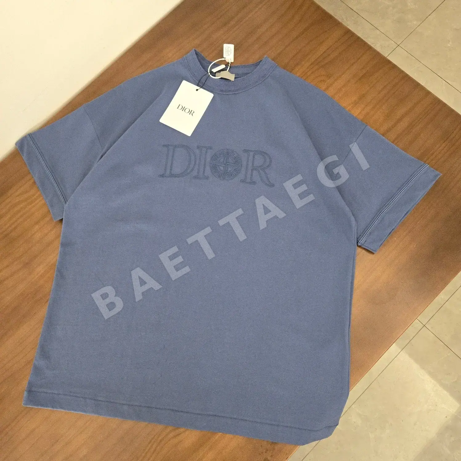 디올 자수 반팔 티셔츠