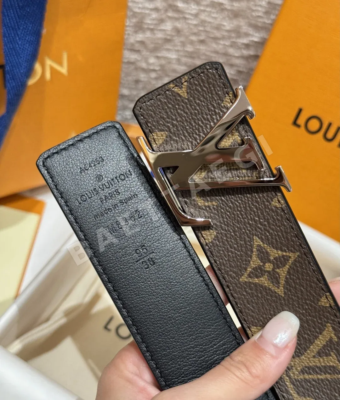 루이비통 JD350 이니셜 리버시블 벨트 상세 이미지 6