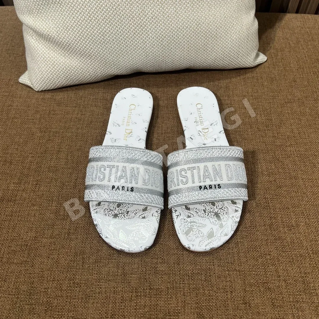 디올 자수 캔버스 샌들 상세 이미지 2