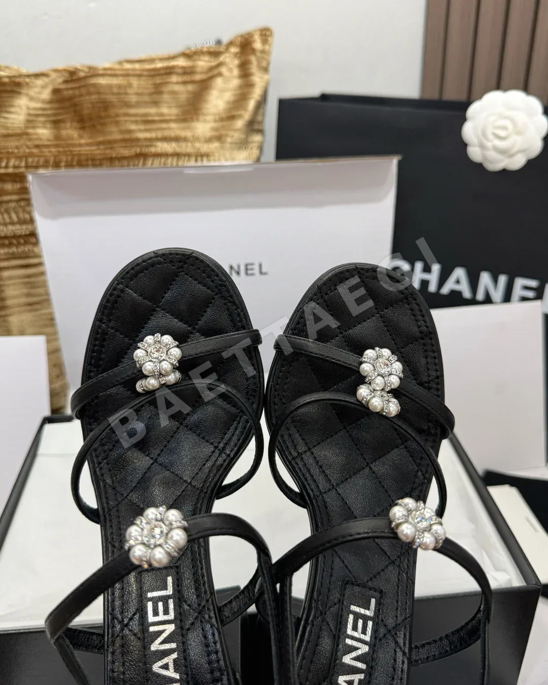 샤넬 카멜리아 라인스톤 장식 하이힐 샌들 26C 상세 이미지 7