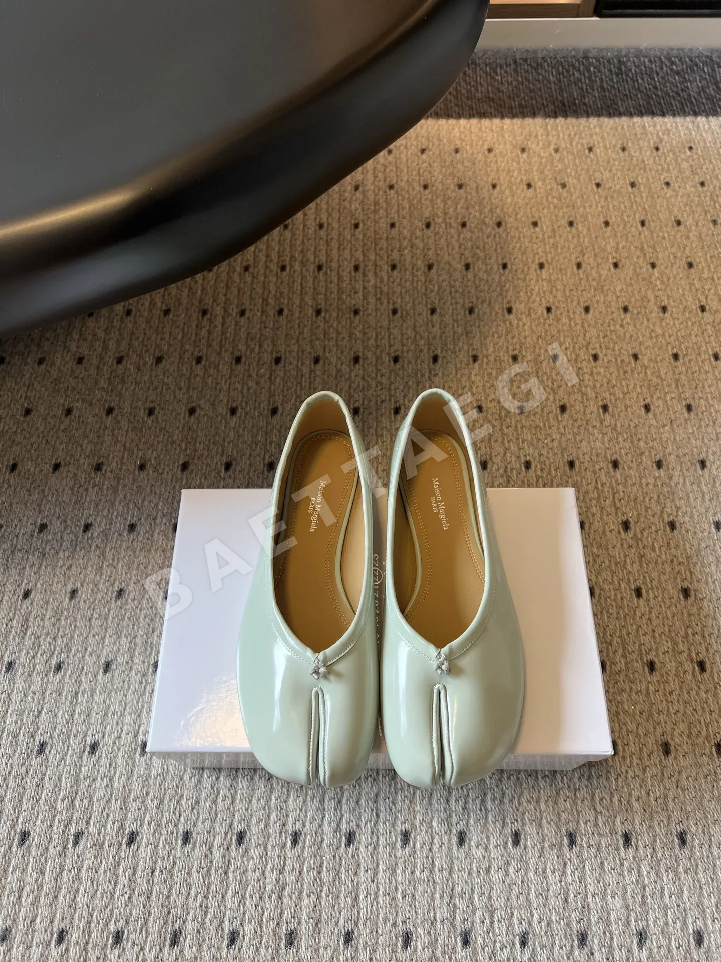 마르지엘라 스플릿 토 발레 플랫 99421