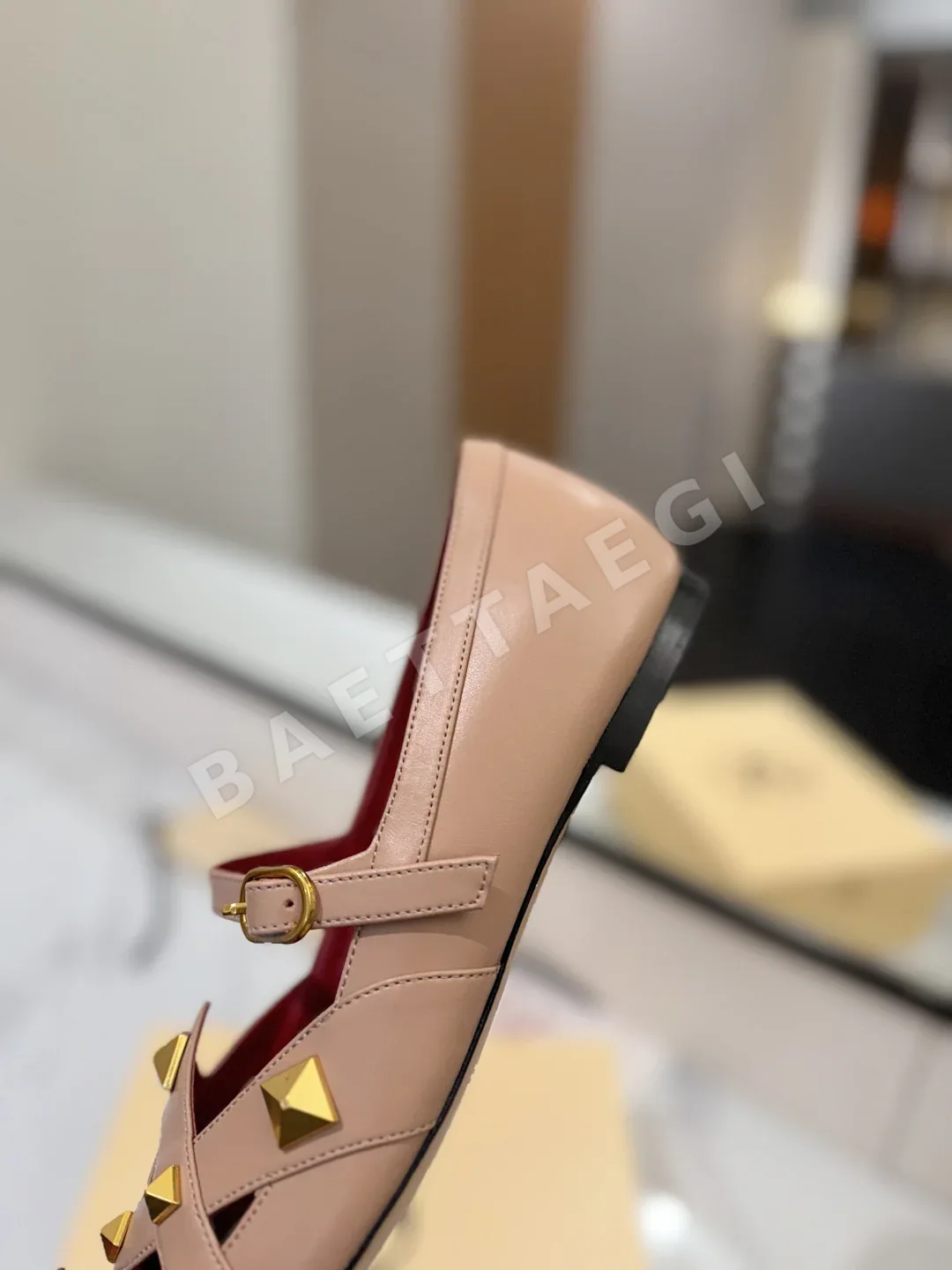 발렌티노 스터드 가죽 발레 슈즈 상세 이미지 7