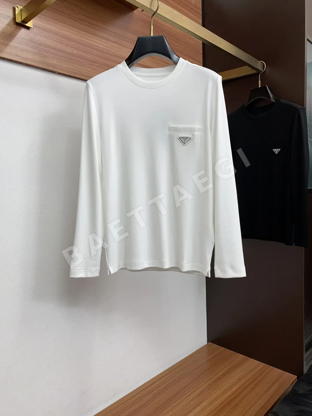 프라다 남성 모달 혼방 긴팔 티셔츠 상세 이미지 2