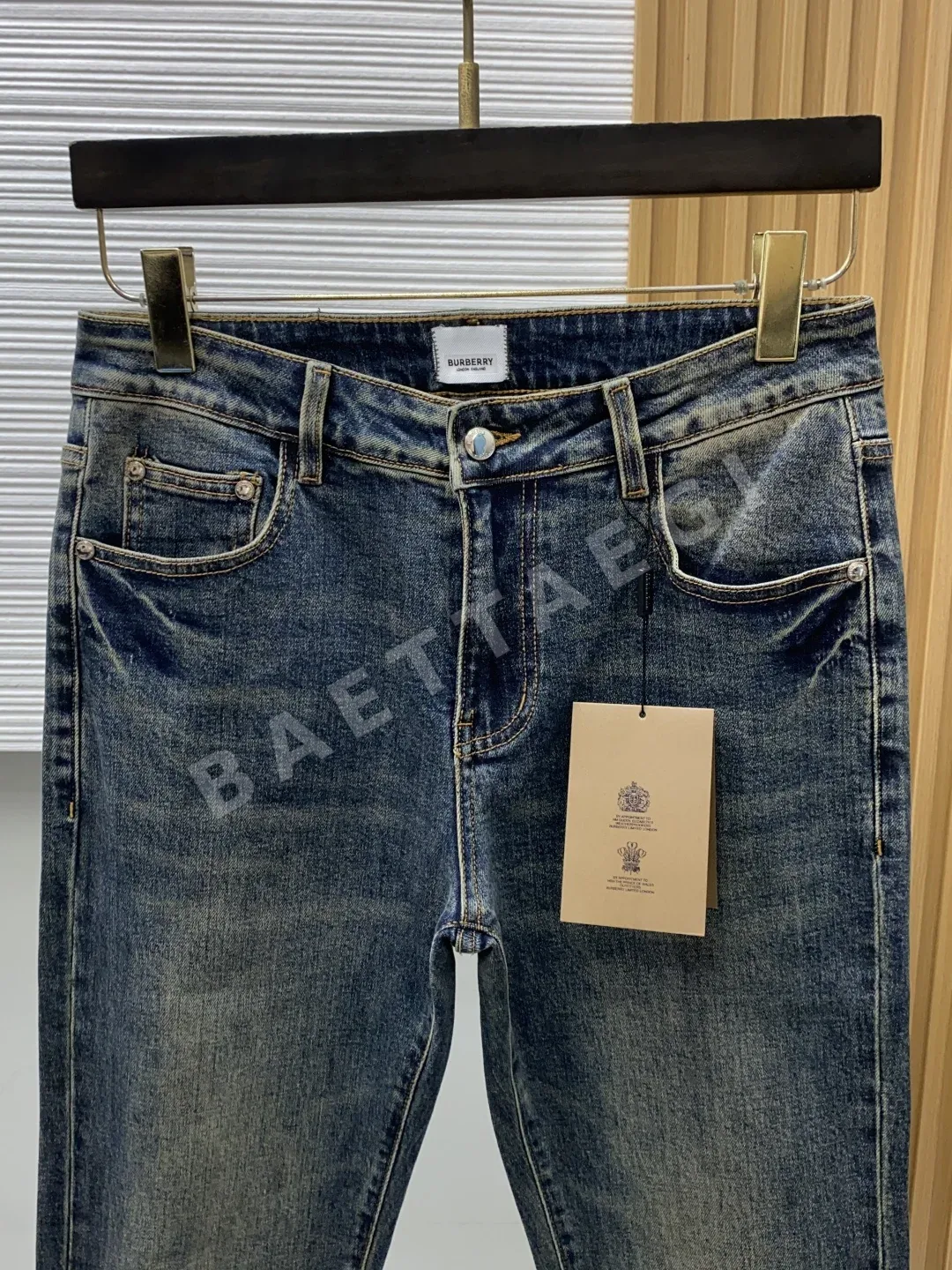 버버리 남성 데님 바지 상세 이미지 3
