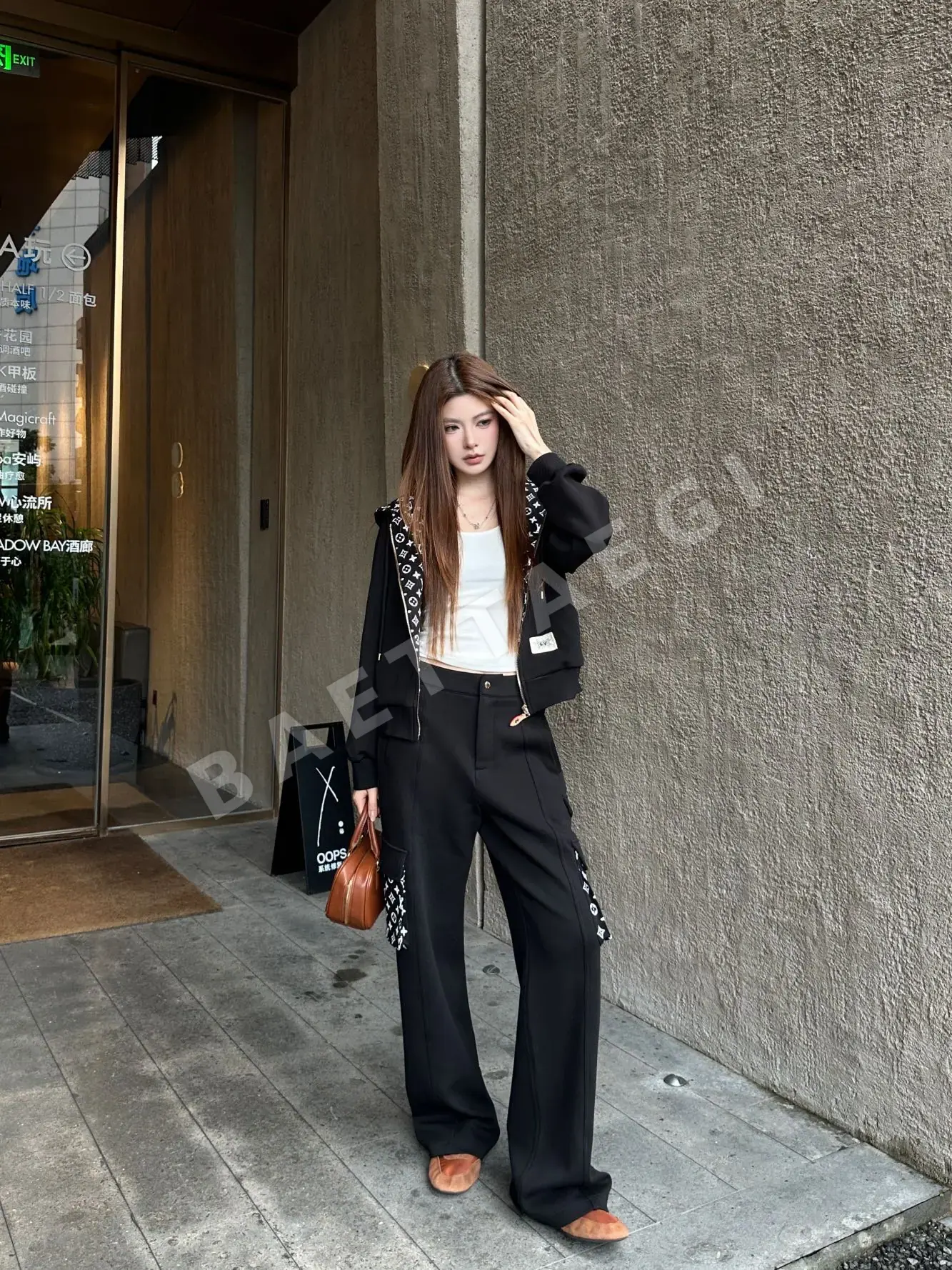 루이비통 카고 와이드 레그 바지