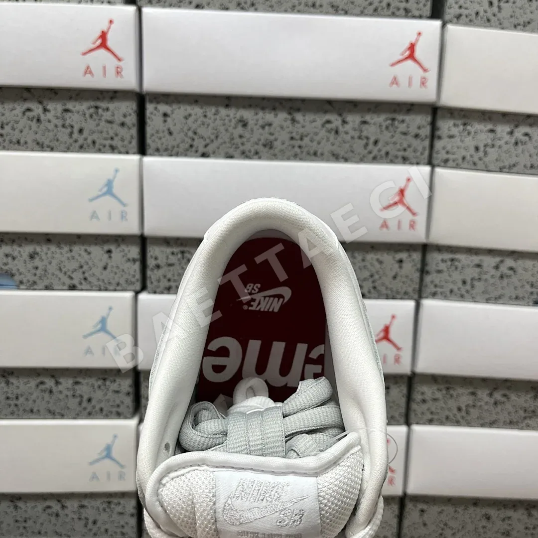 나이키 [M] SB 덩크 로우 HQ8487-100 201049 Nike SB Dunk Low Supreme 94 White Metallic 상세 이미지 6