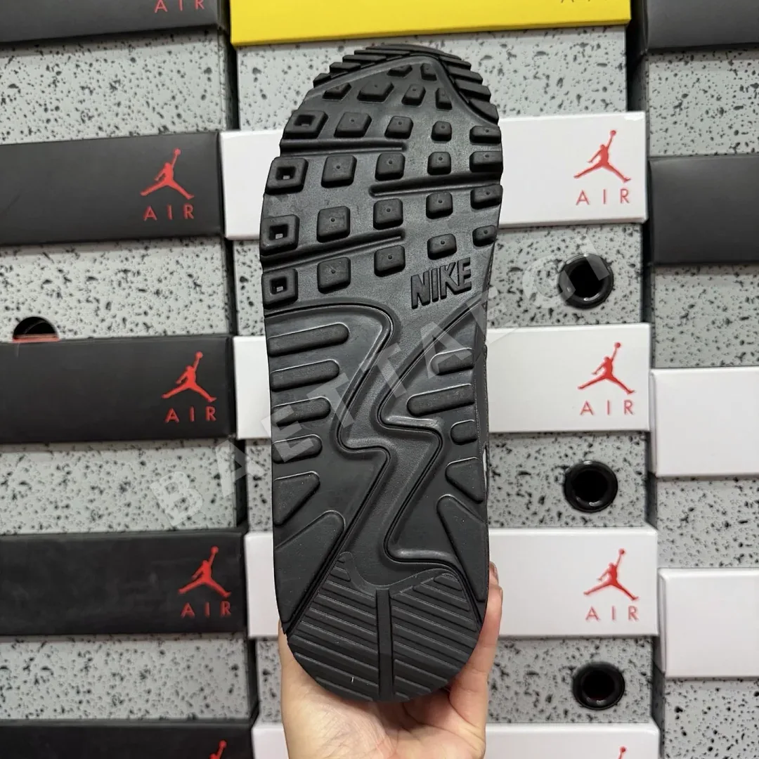 나이키 [XY] 에어 맥스 90 그레이 블랙 HQ3817-001 201055 Nike Air Max 90 Reflective Anthracite 상세 이미지 3