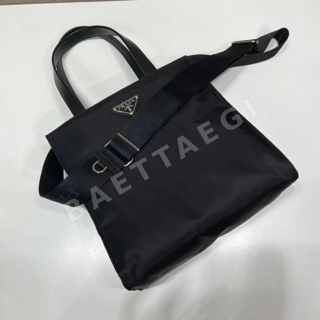 프라다 나일론 토트백 1BG426 상세 이미지 3