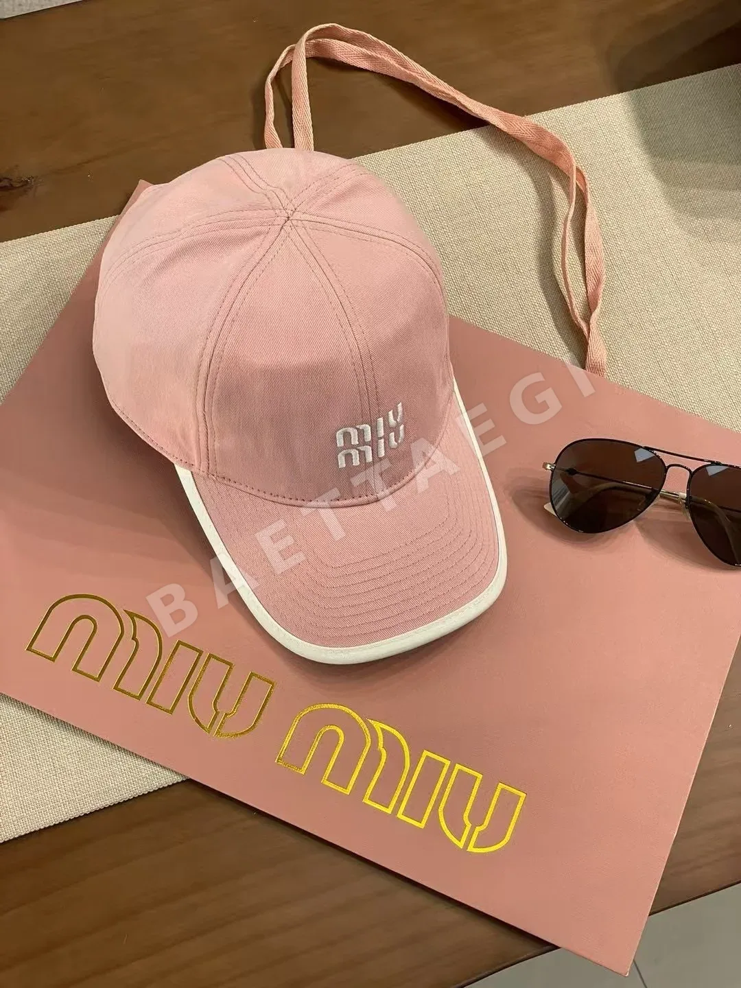 미우미우 자수 베이스볼캡 80881