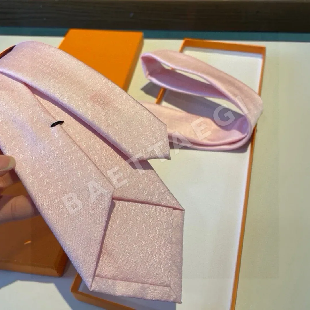 루이비통 L 레터 자카드 실크 넥타이 상세 이미지 8