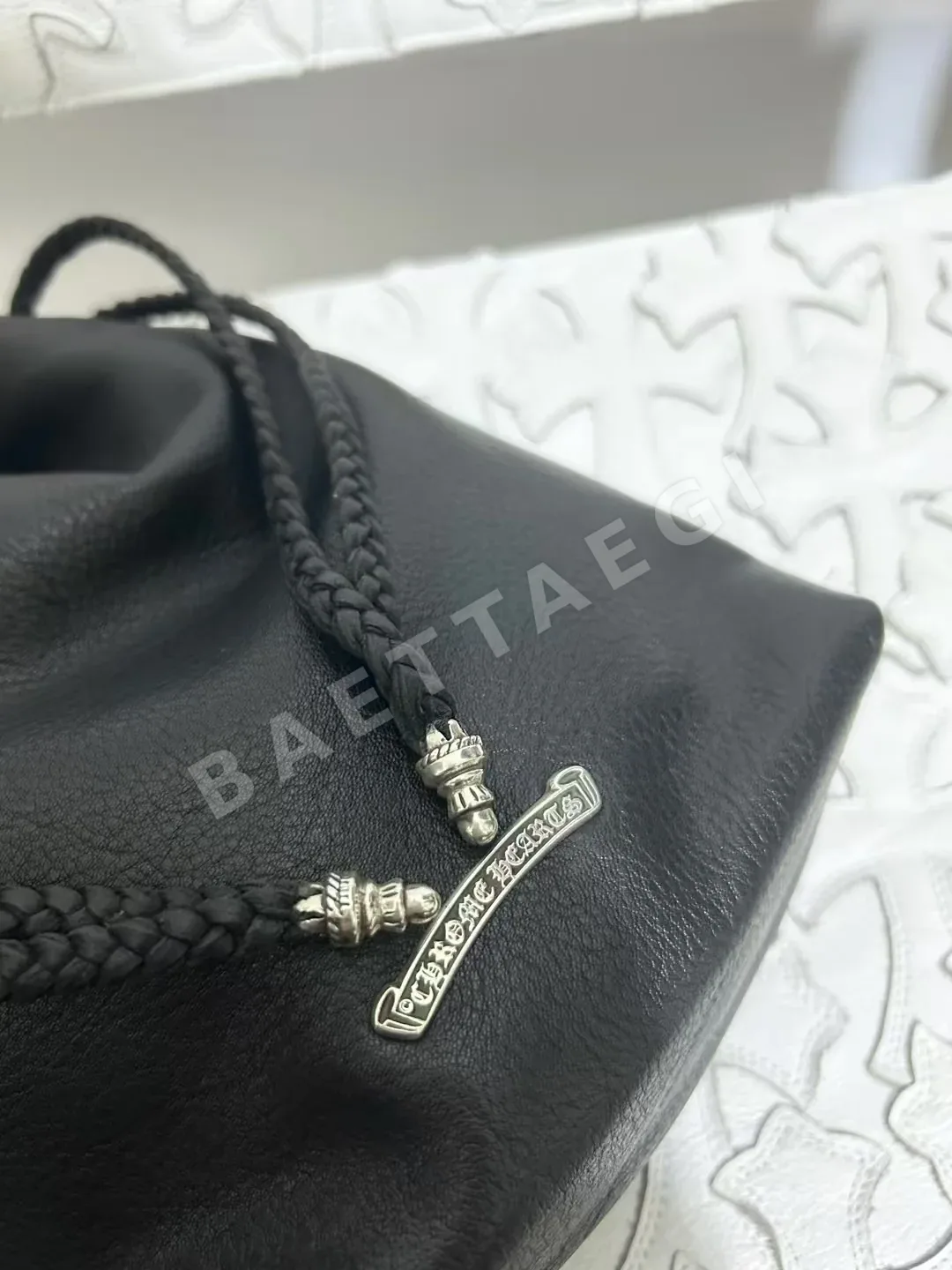 크롬하츠 925 롤 버킷 토일러리 가방 상세 이미지 4