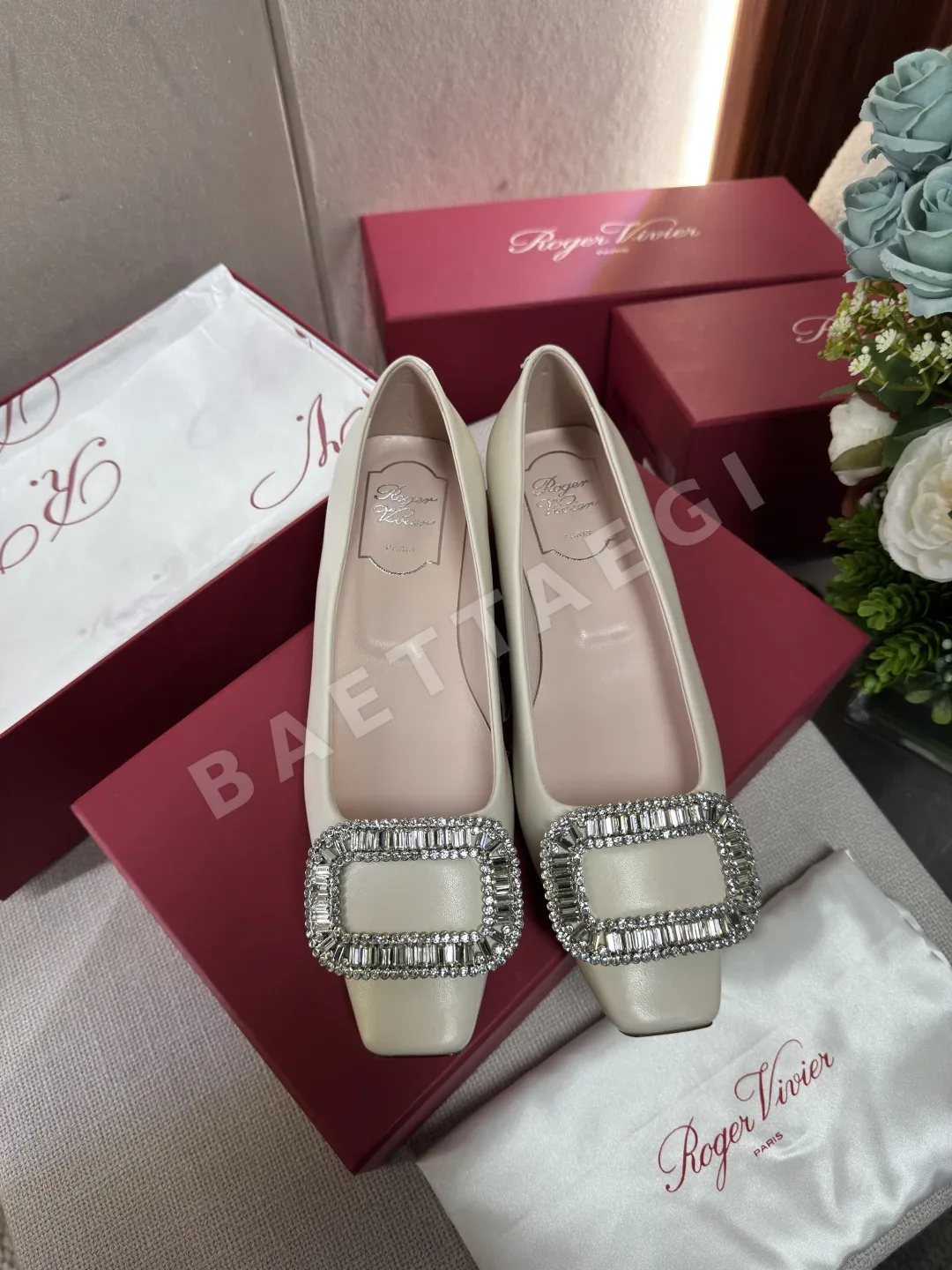 로저비비에 다이아몬드 버클 여성 신발 89083