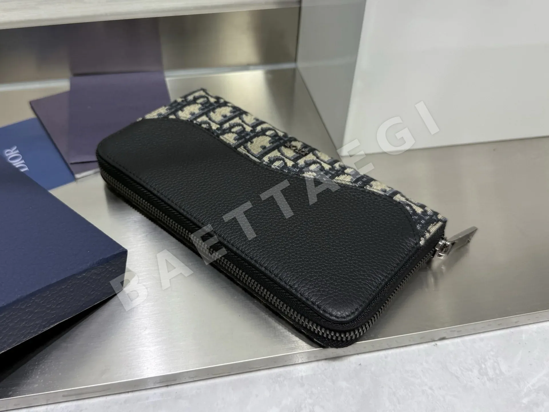 디올 새들 롱 지퍼 지갑 상세 이미지 5