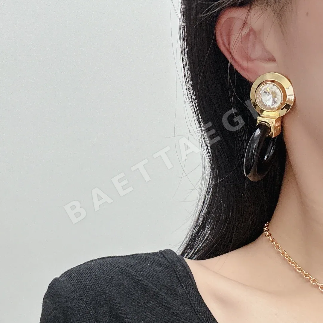 미우미우 금장 네 잎 클로버 빈티지 귀걸이 60977