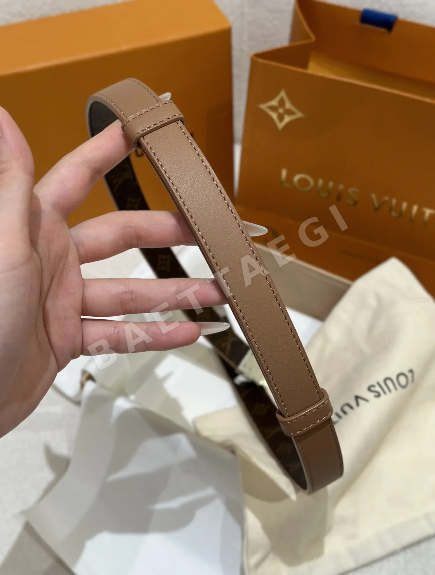 루이비통 LV GO-14 메탈 버클 여성 벨트 상세 이미지 9