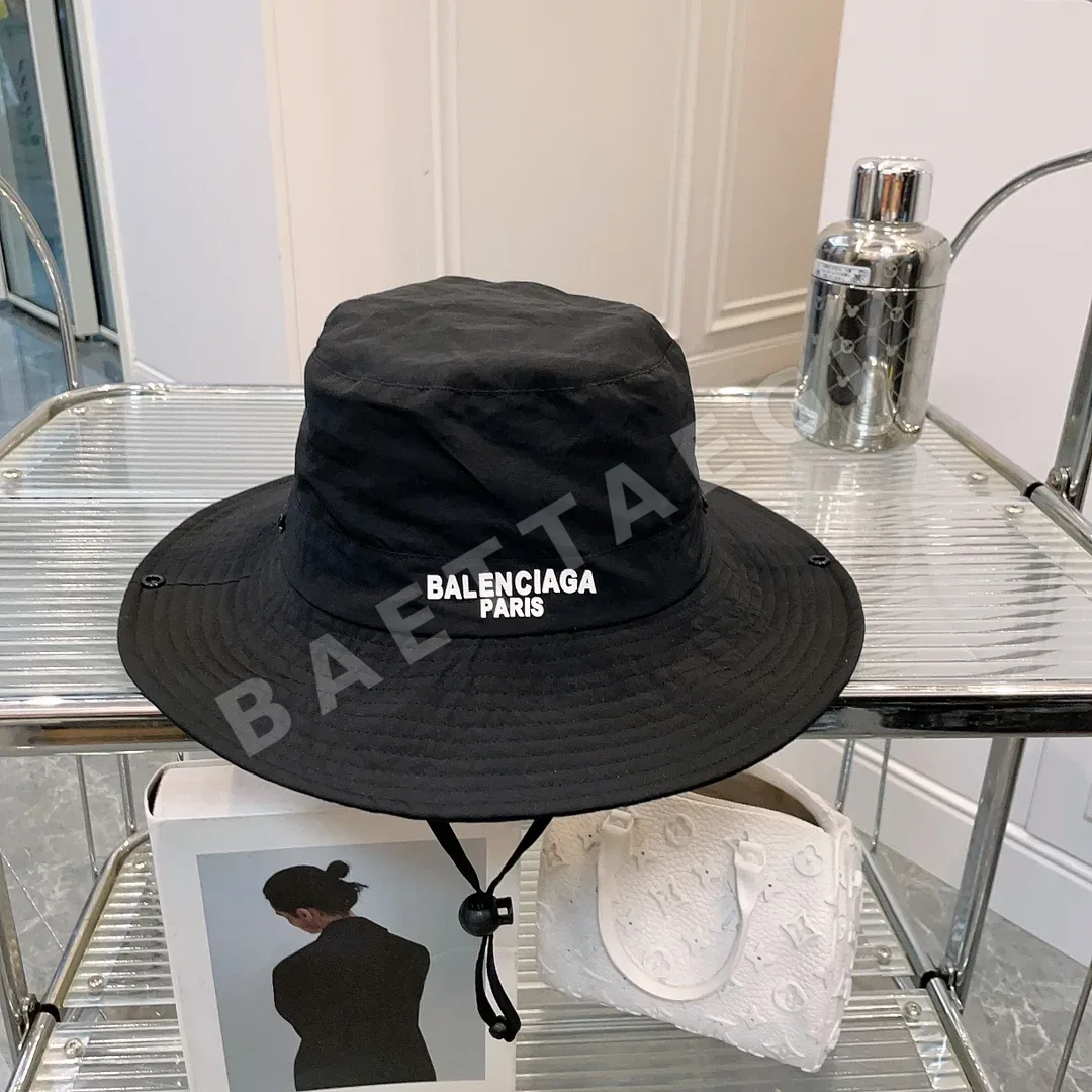 발렌시아가 방풍 조절형 버킷햇 모자 77960