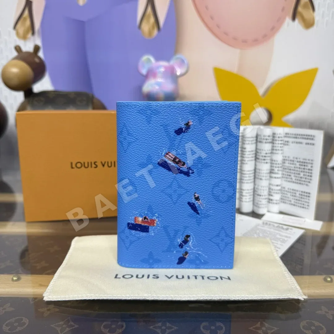 루이비통 모노그램 캔버스 컬러 플라워 패턴 여권지갑 192564