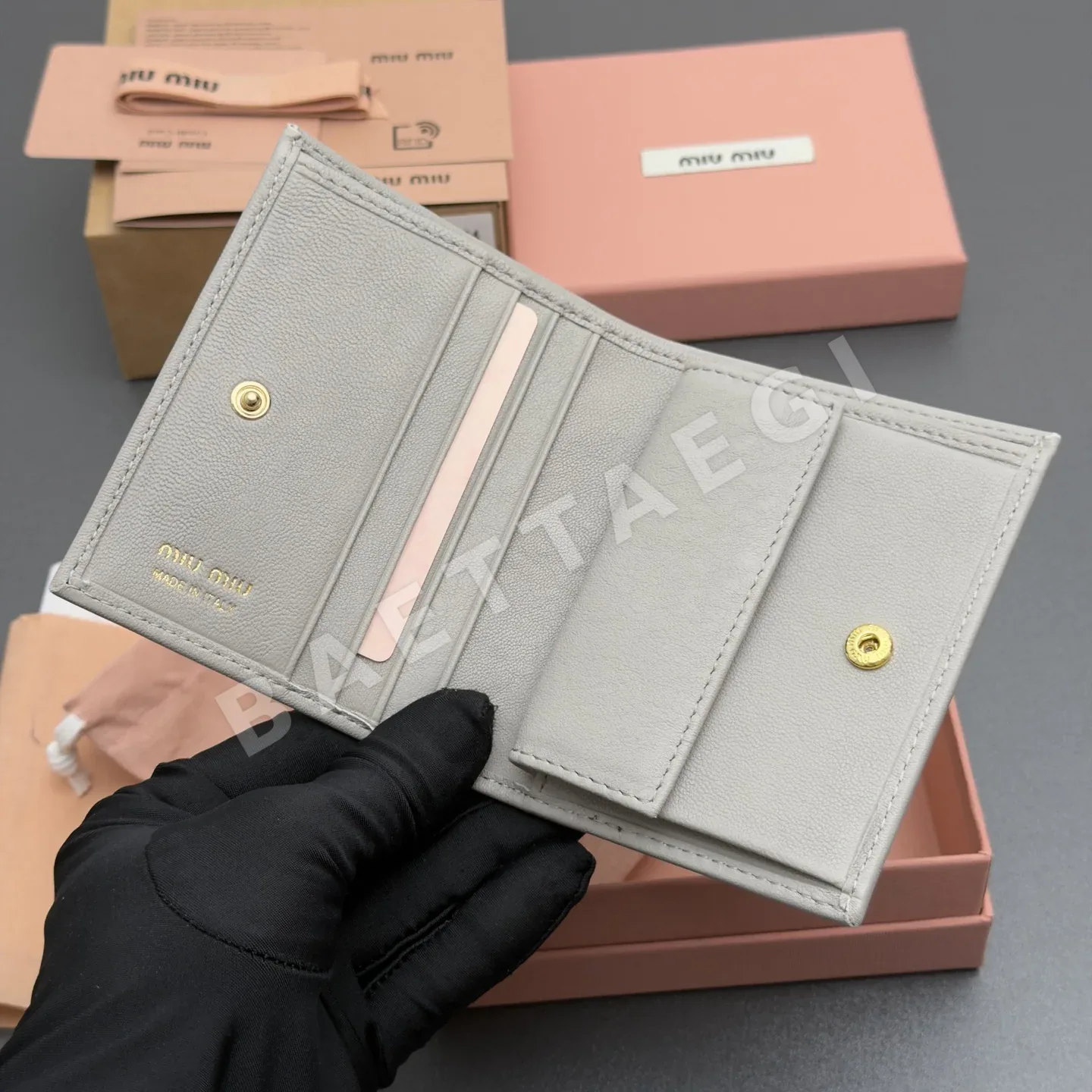 미우미우 빈티지 가죽 소형 지갑 5MV204 상세 이미지 6