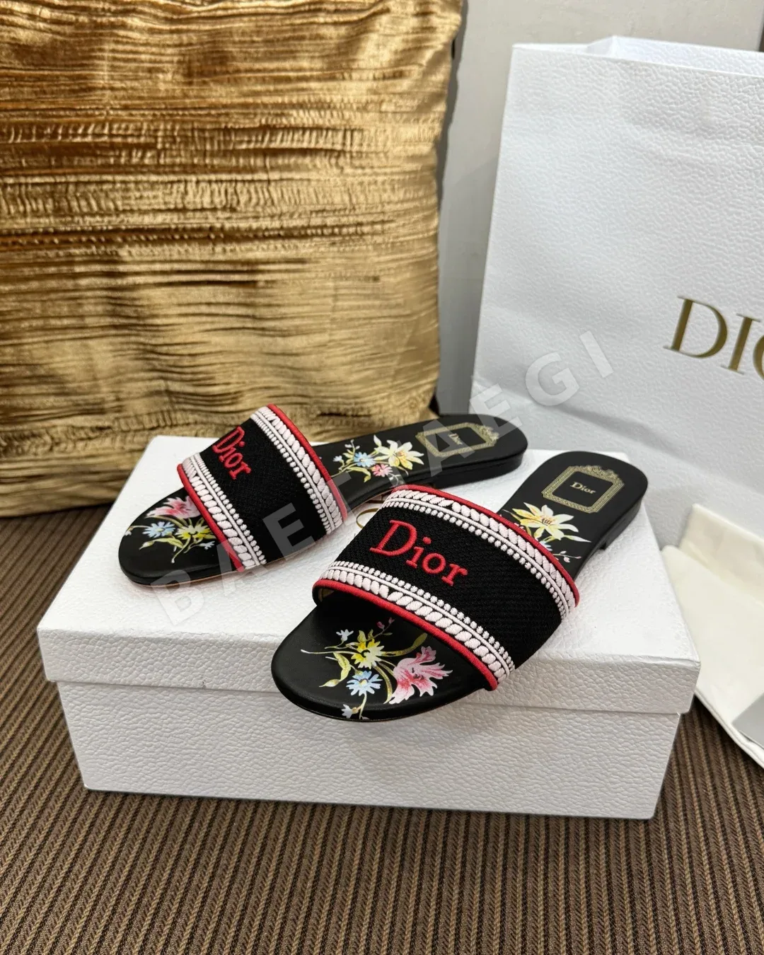 디올 자수 캔버스 슬리퍼 상세 이미지 5