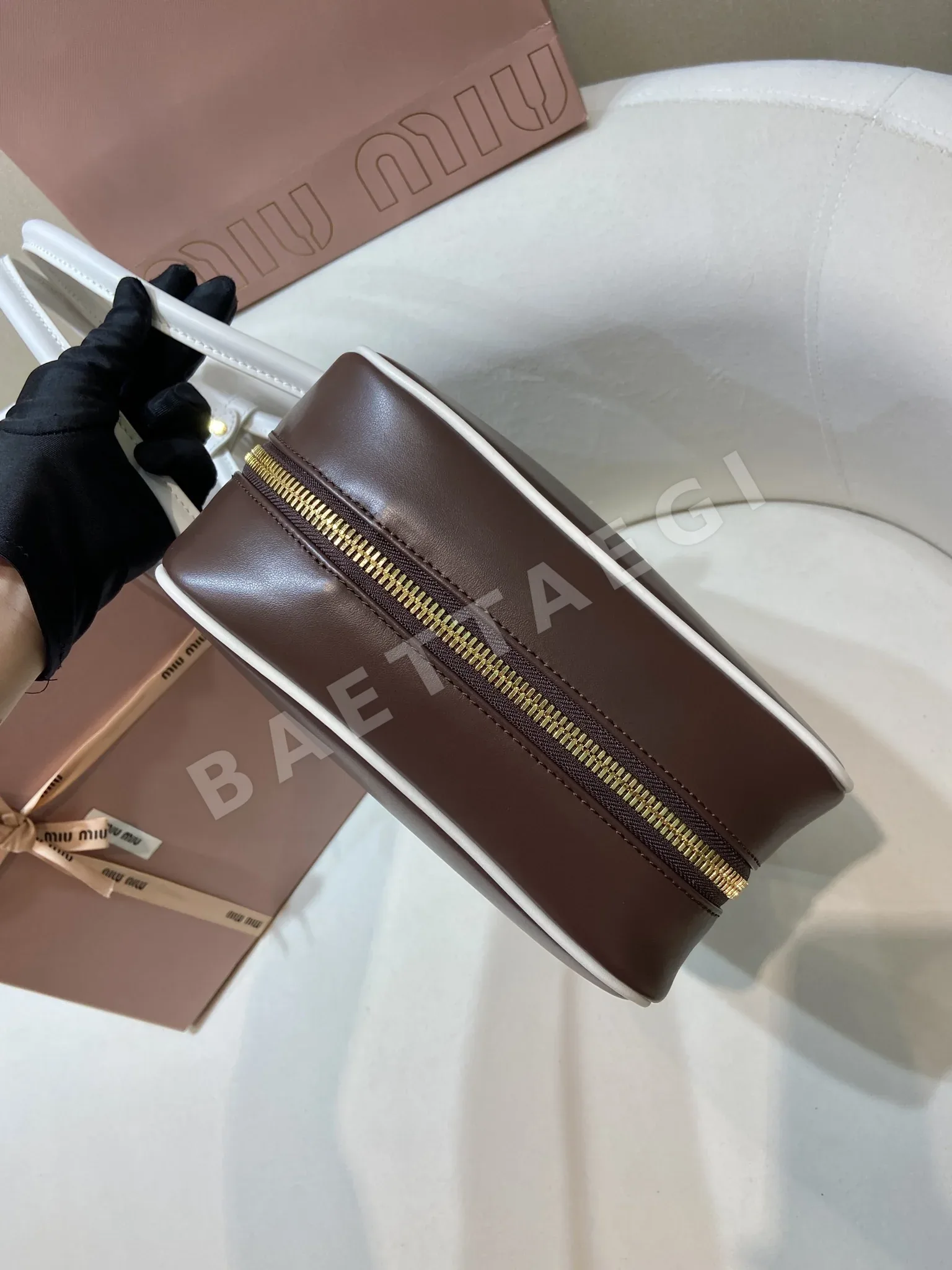 미우미우 보우 핸들 라지 토트백 5BB117 상세 이미지 5