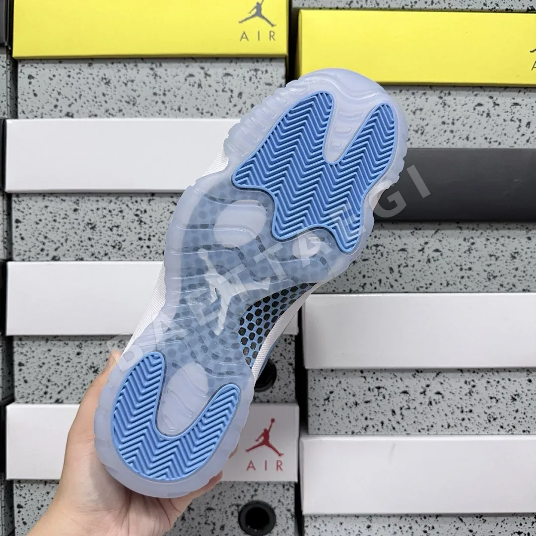 나이키 [LJR] 조던 11 레트로 로우 FV5104-100 201333 Nike Jordan 11 Retro Low University 상세 이미지 3