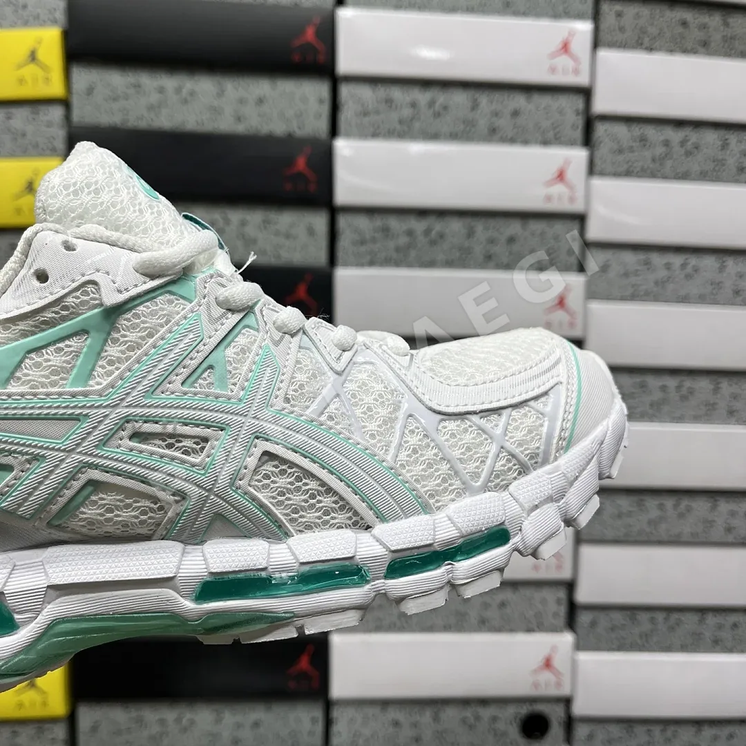 아식스 [TOP] 젤 카야노 20 1203A388-105 200422 Asics Gel-Kayano 20 상세 이미지 10