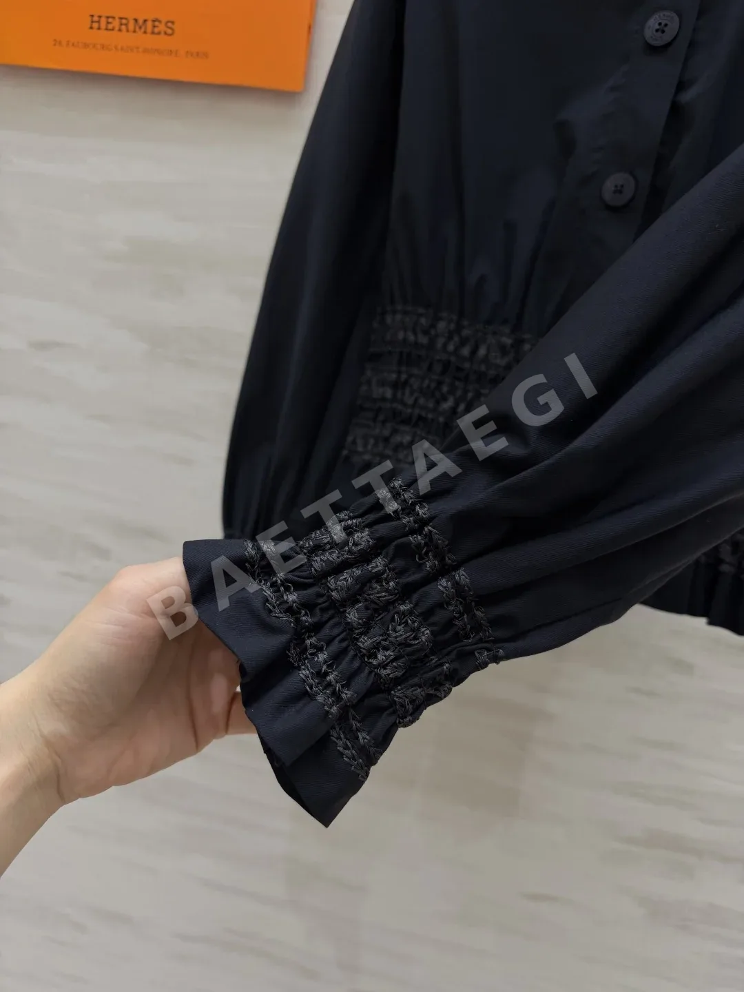 에르메스 허리 밴딩 여성 셔츠 상세 이미지 3