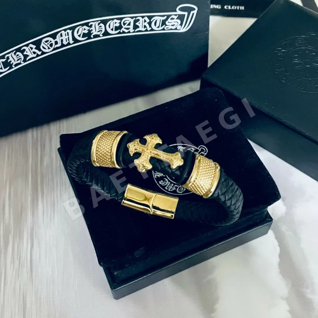 크롬하츠 클래식 크로스 가죽 코드 팔찌 61346