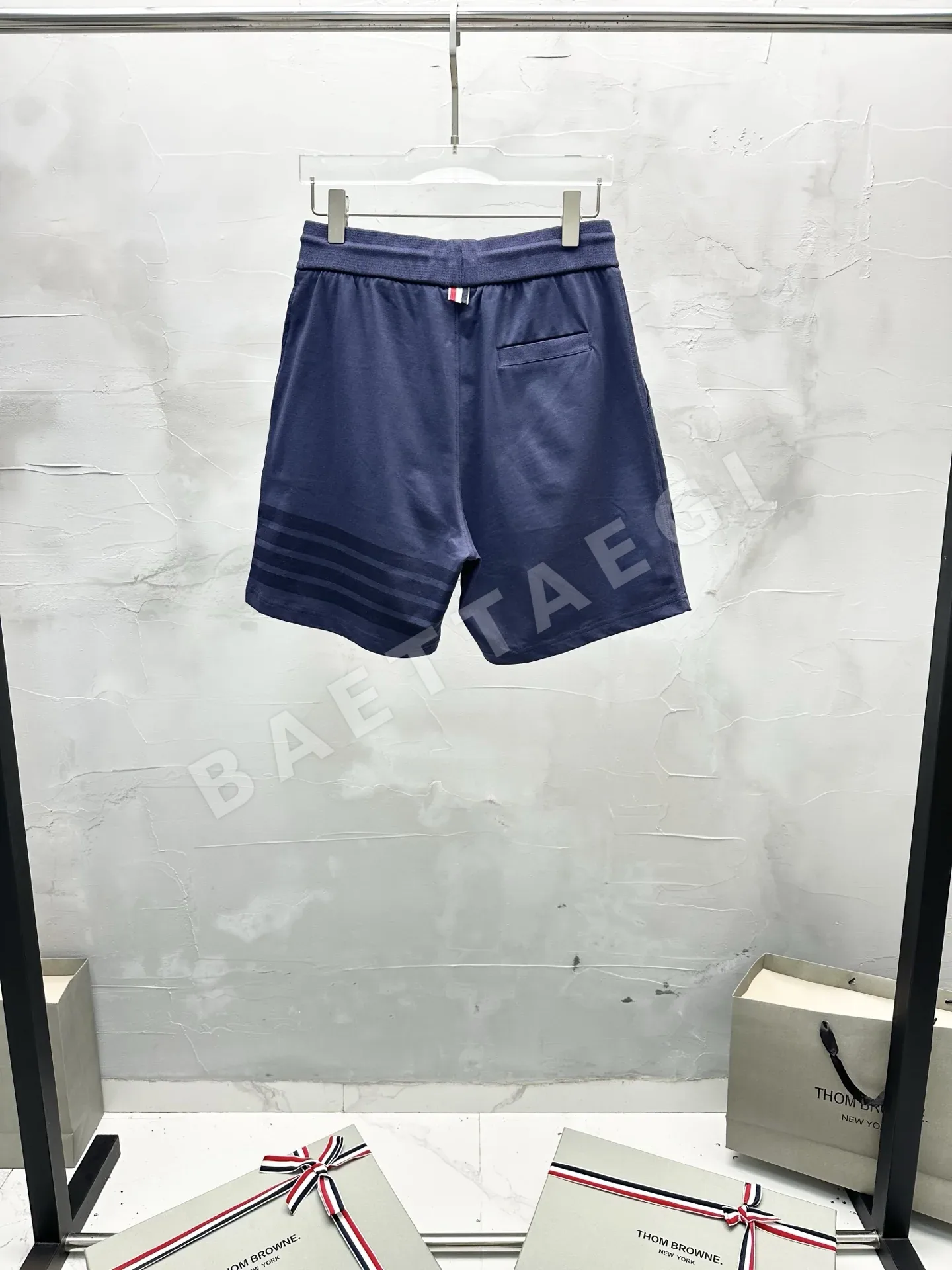 톰브라운 4바 스트라이프 남성 면 반바지 상세 이미지 9