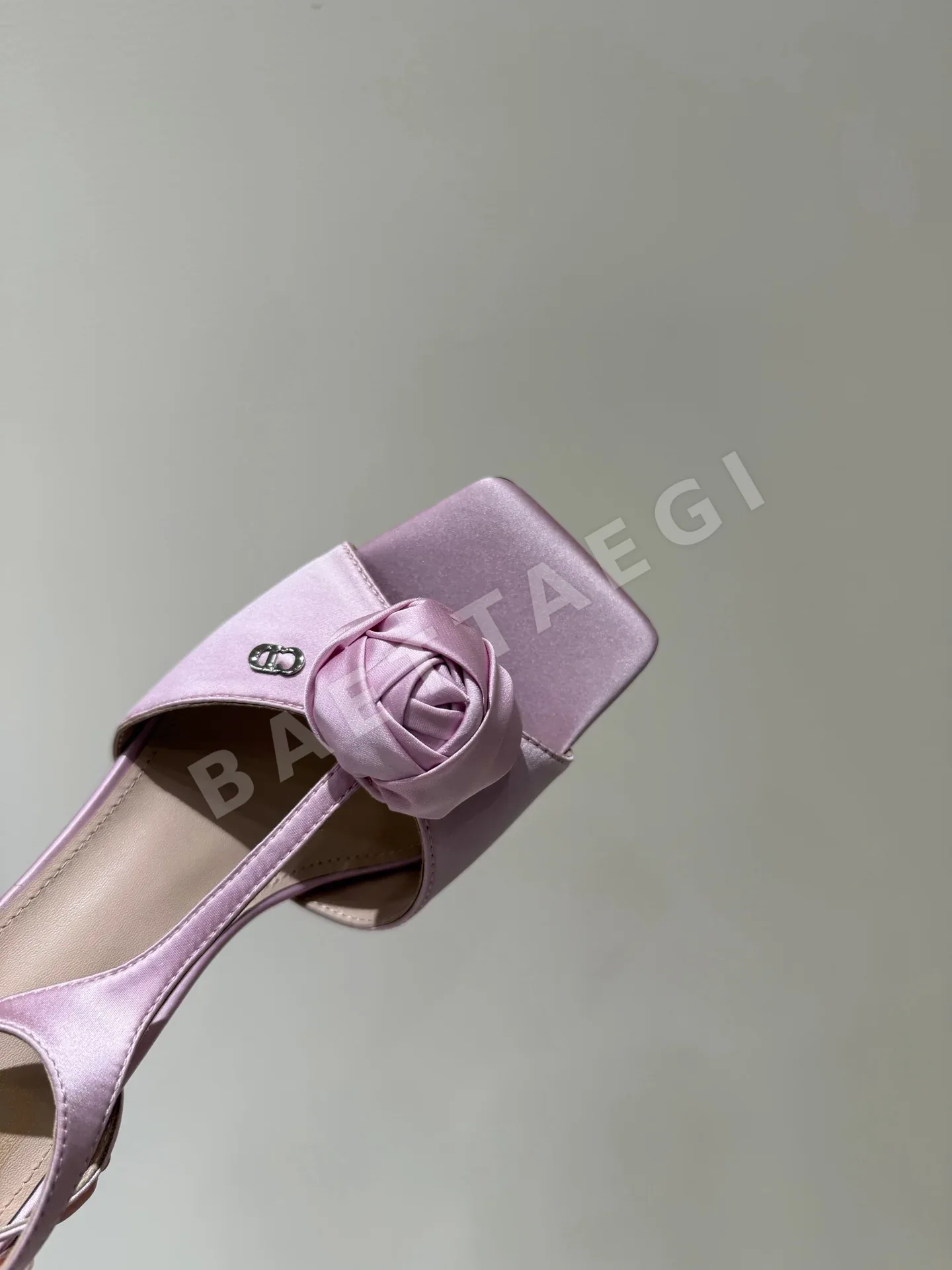 디올 캠리아 새틴 T 버클 메리제인 힐 상세 이미지 7