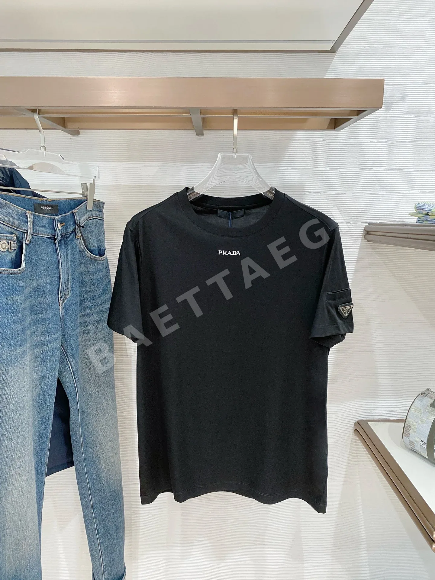 프라다 남성 크루넥 반팔 티셔츠 127388