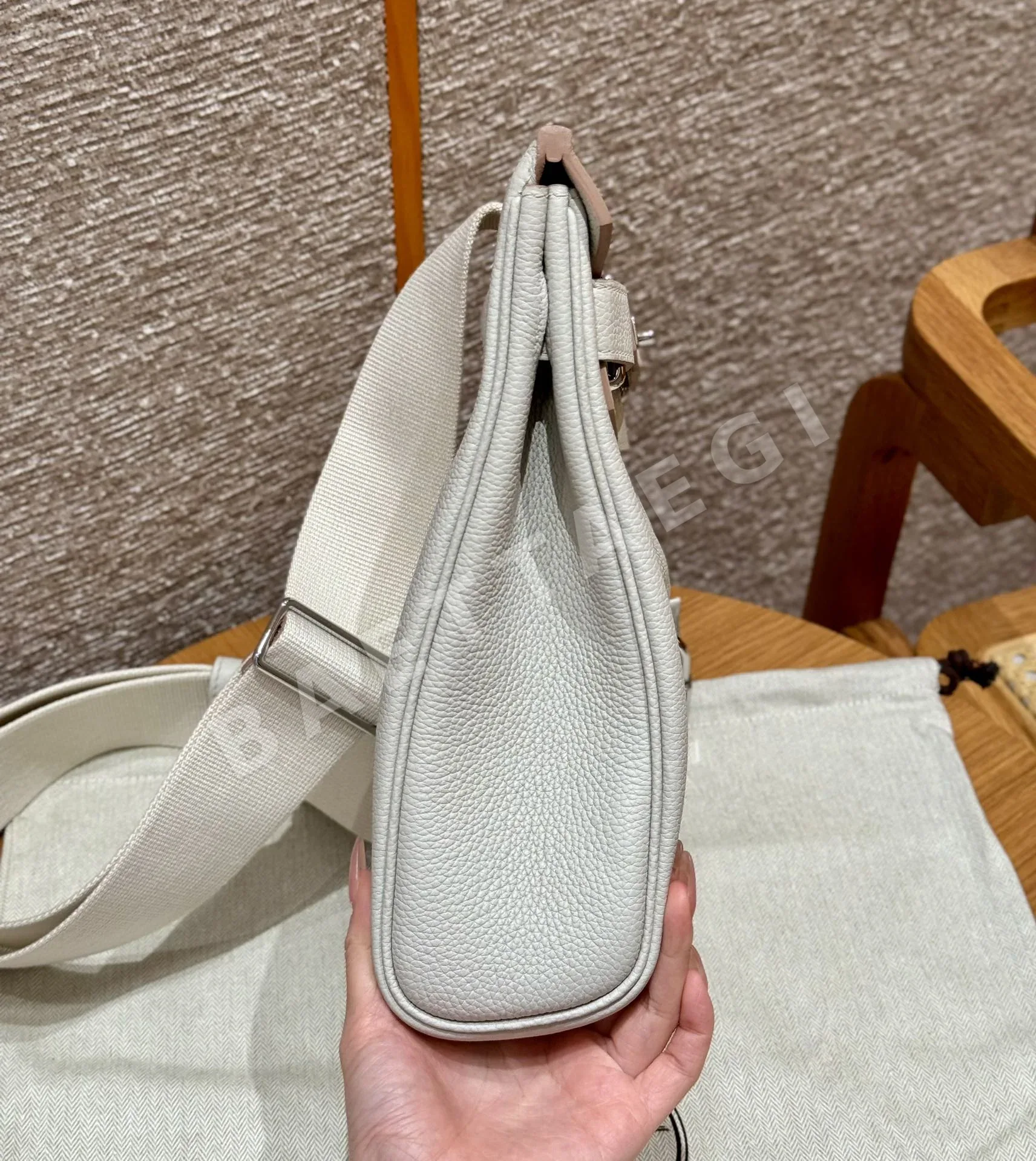 에르메스 핵 아 도 밀키 그레이 토고 가죽 백팩 상세 이미지 3